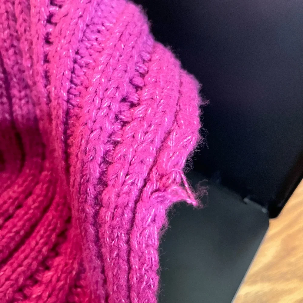 NWT Old Navy Chunky Knit Scarf Long Magenta Pink Cozy Chic Winter Fall Accessory